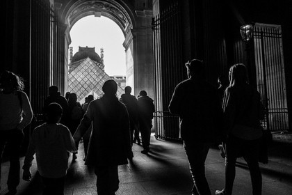 Des photographies en couleur, où les gens sont magnifiés par la lumière chaude du soleil