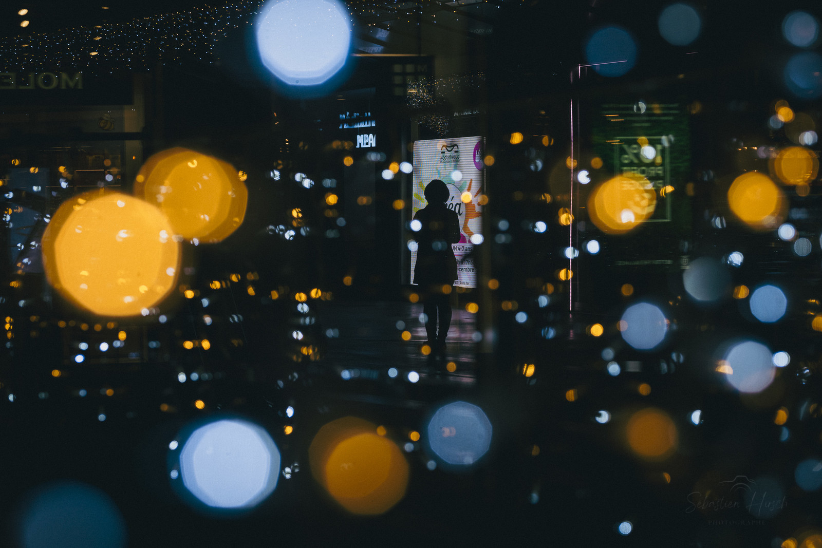 Des photographies en couleur, où les gens sont magnifiés par la lumière chaude du soleil