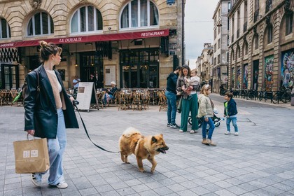 Des photographies en couleur, où les gens sont magnifiés par la lumière chaude du soleil