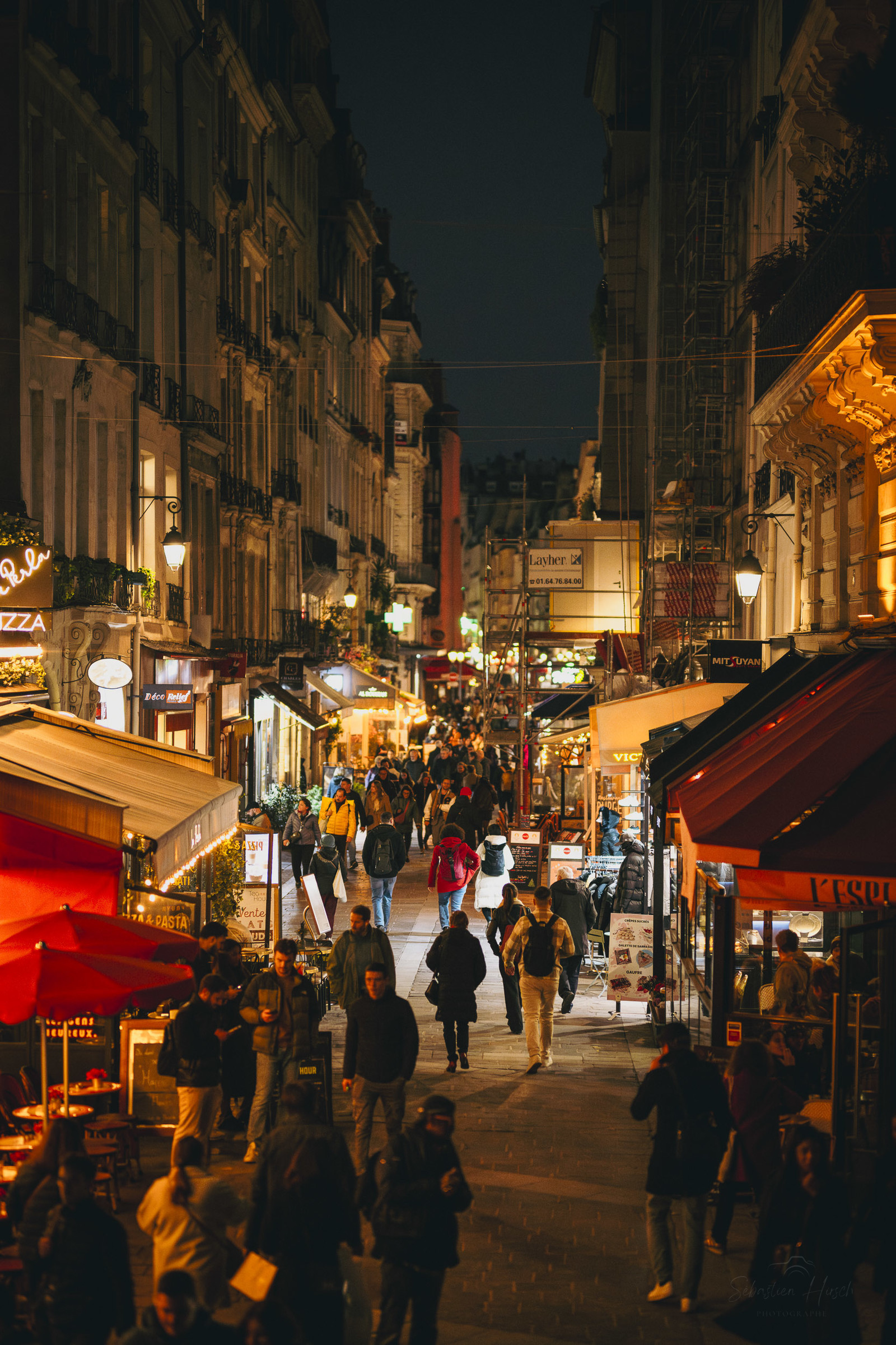 Des photographies en couleur, où les gens sont magnifiés par la lumière chaude du soleil