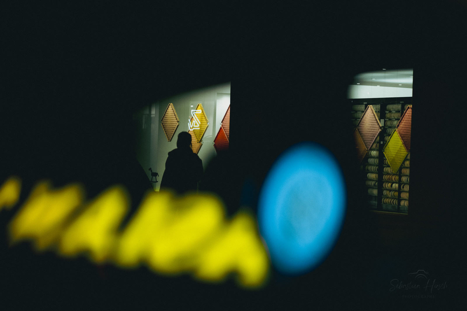 Des photographies en couleur, où les gens sont magnifiés par la lumière chaude du soleil