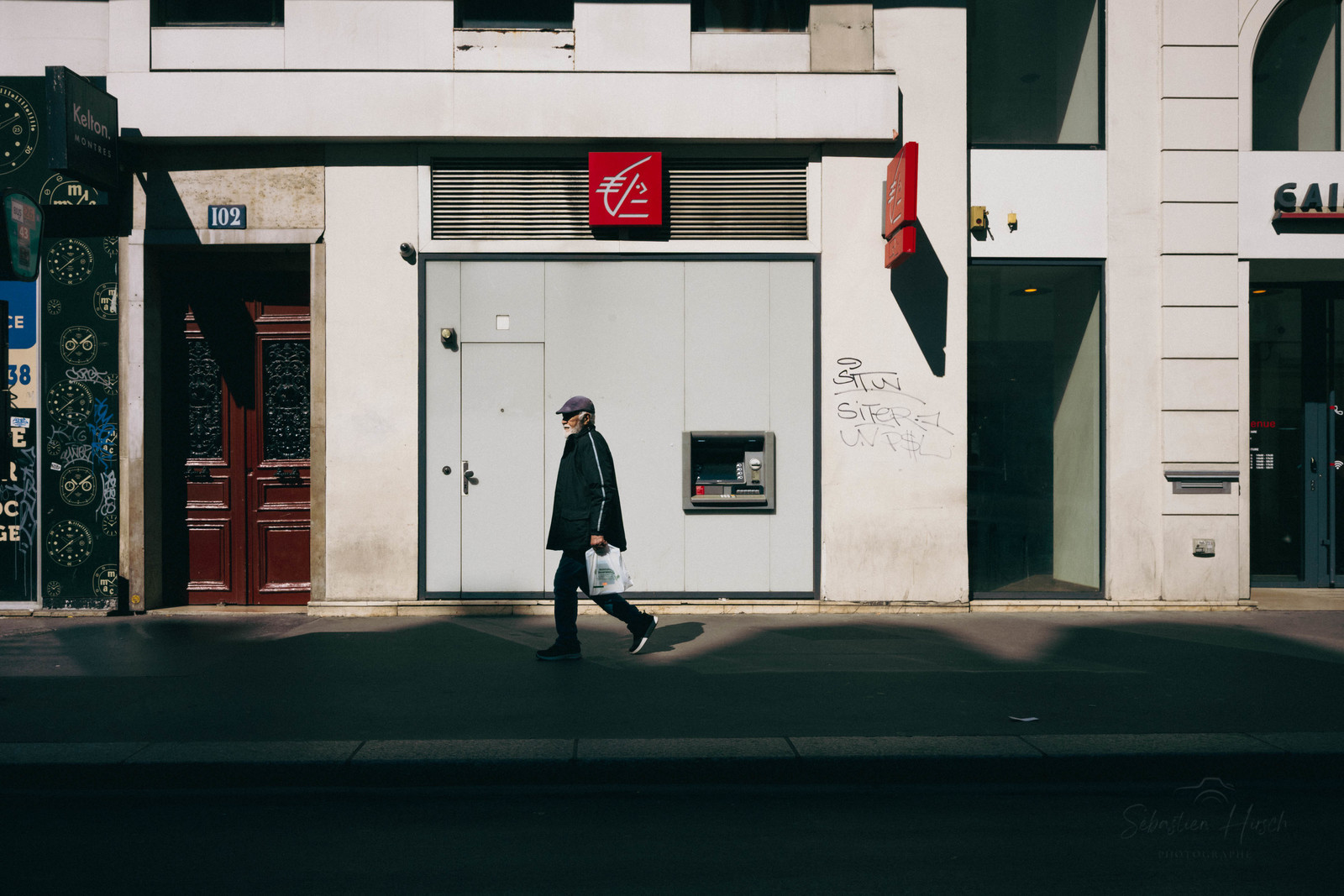 Des photographies en couleur, où les gens sont magnifiés par la lumière chaude du soleil