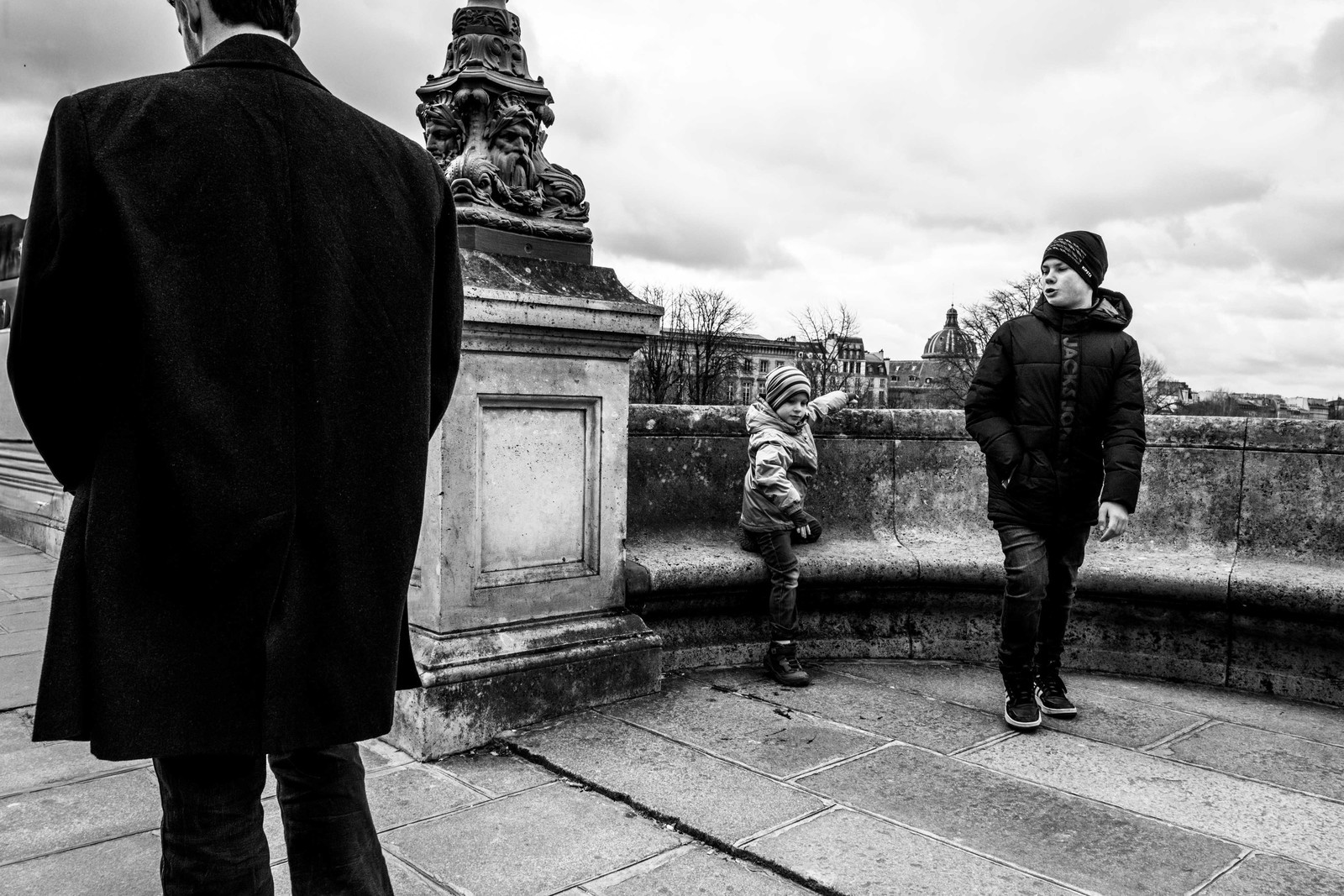 Des photographies en couleur, où les gens sont magnifiés par la lumière chaude du soleil