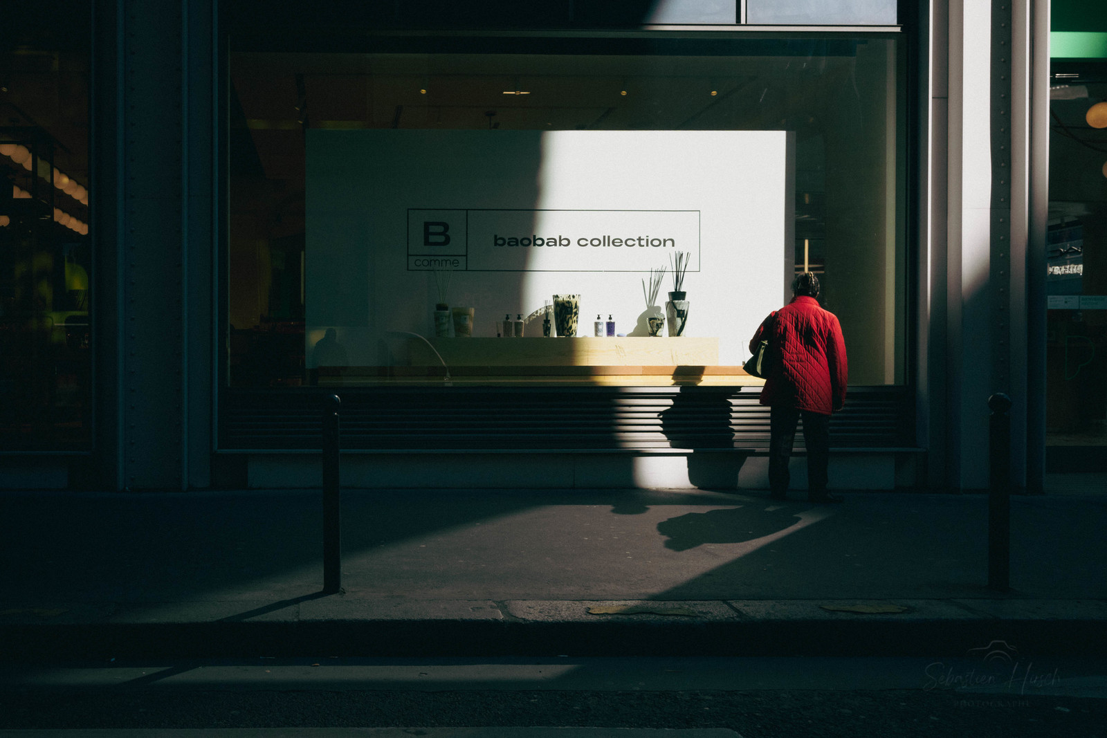 Des photographies en couleur, où les gens sont magnifiés par la lumière chaude du soleil