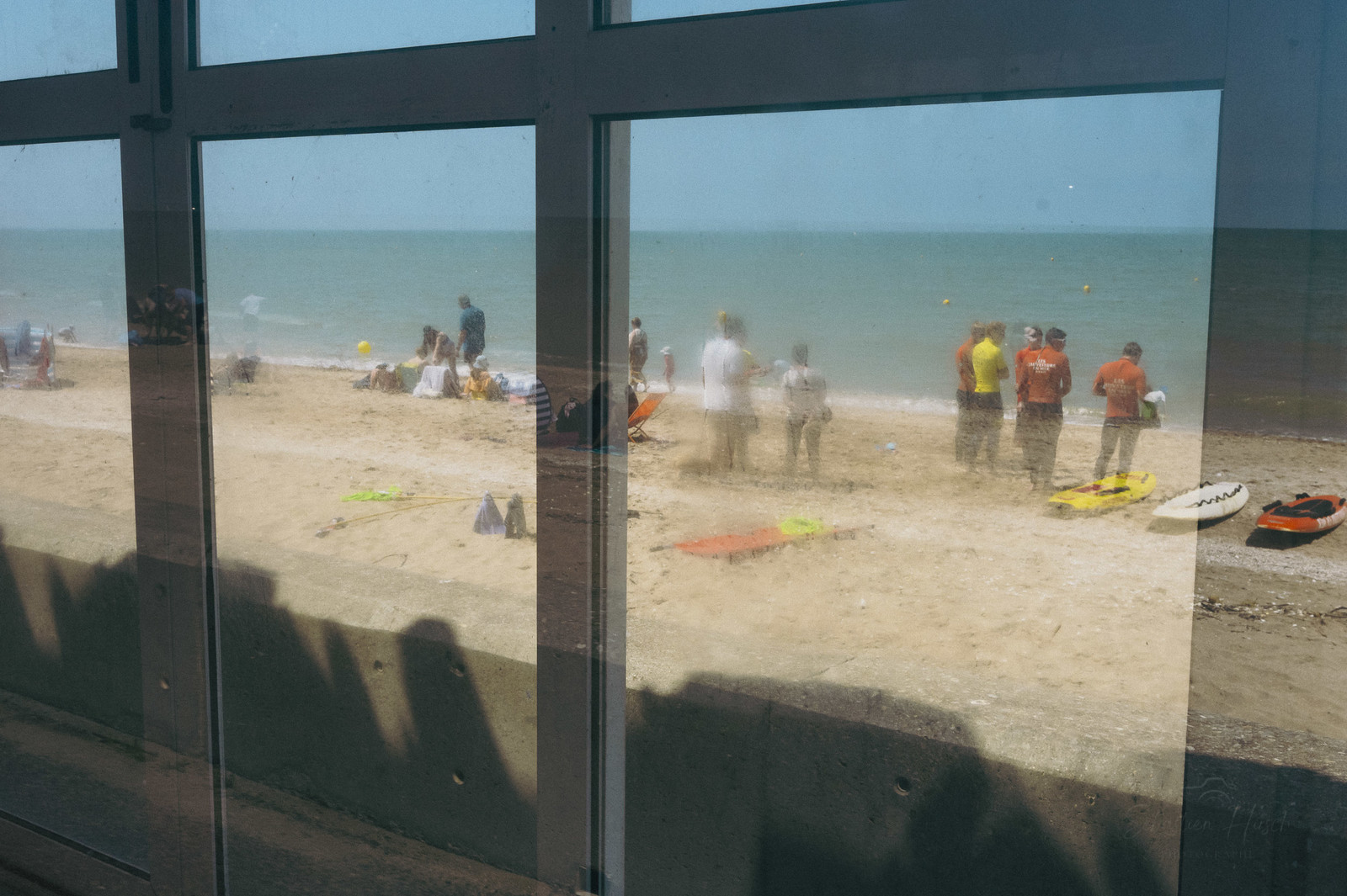 Des photographies en couleur, où les gens sont magnifiés par la lumière chaude du soleil