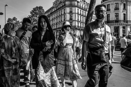 Des photographies en couleur, où les gens sont magnifiés par la lumière chaude du soleil