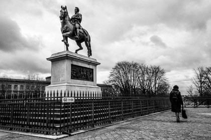 Des photographies en couleur, où les gens sont magnifiés par la lumière chaude du soleil