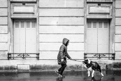 Des photographies en couleur, où les gens sont magnifiés par la lumière chaude du soleil