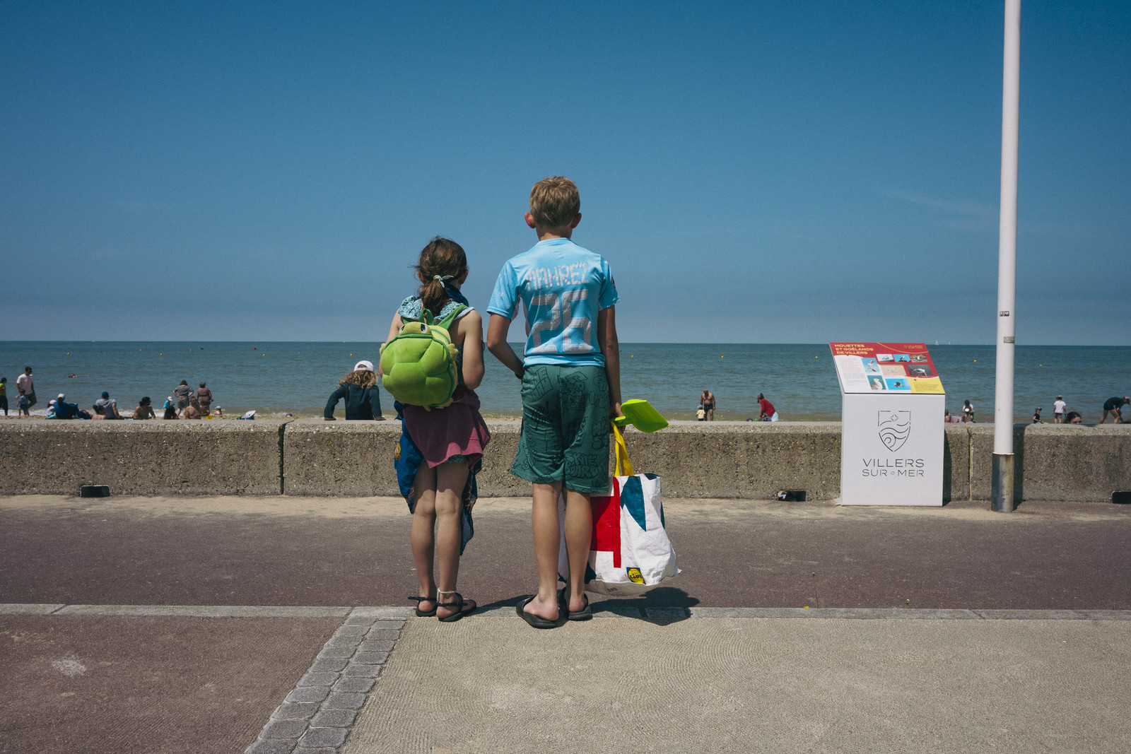 Des photographies en couleur, où les gens sont magnifiés par la lumière chaude du soleil
