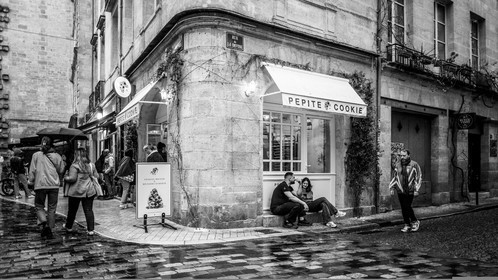 Des photographies en couleur, où les gens sont magnifiés par la lumière chaude du soleil