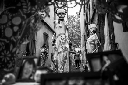 Des photographies en couleur, où les gens sont magnifiés par la lumière chaude du soleil