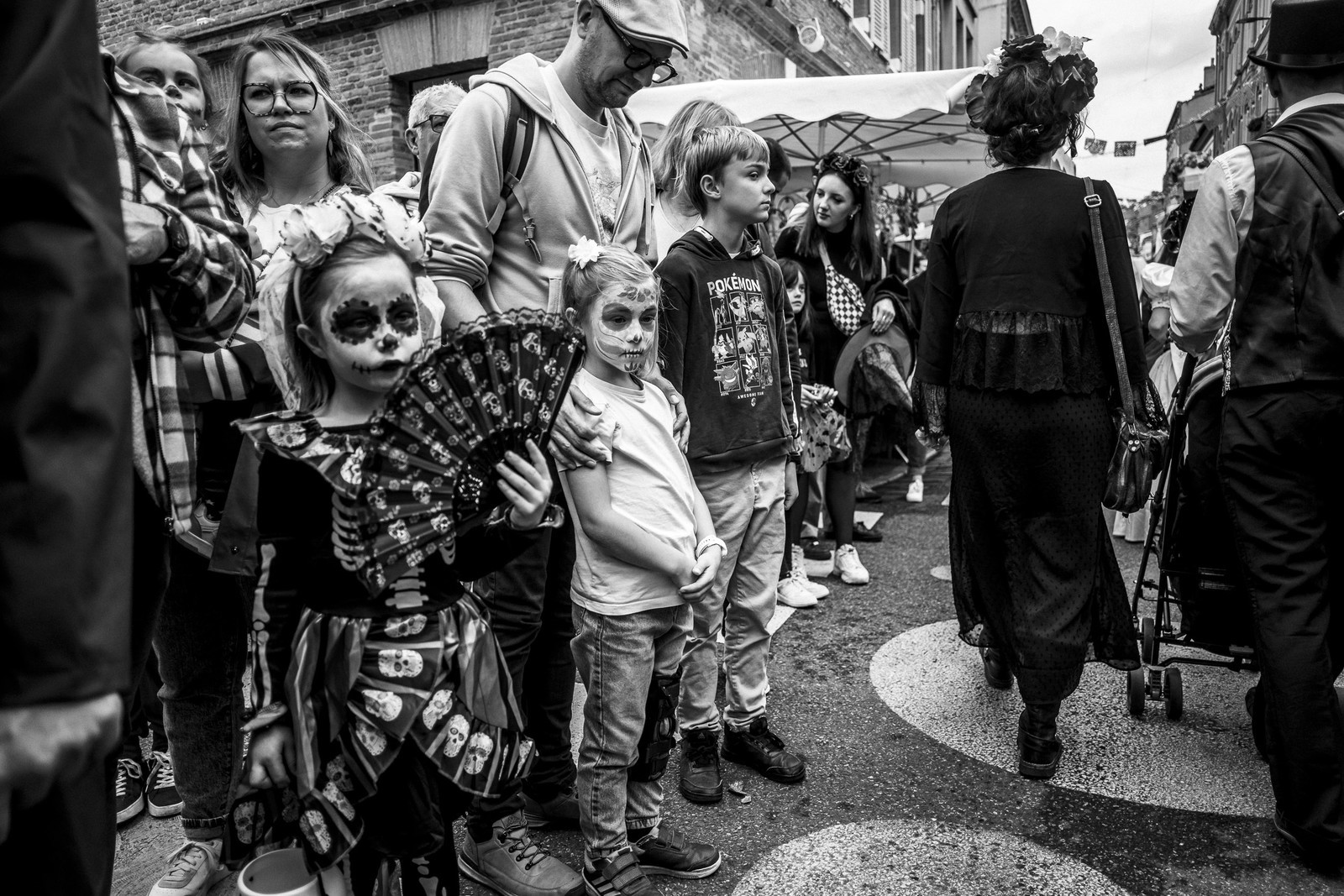 Des photographies en couleur, où les gens sont magnifiés par la lumière chaude du soleil