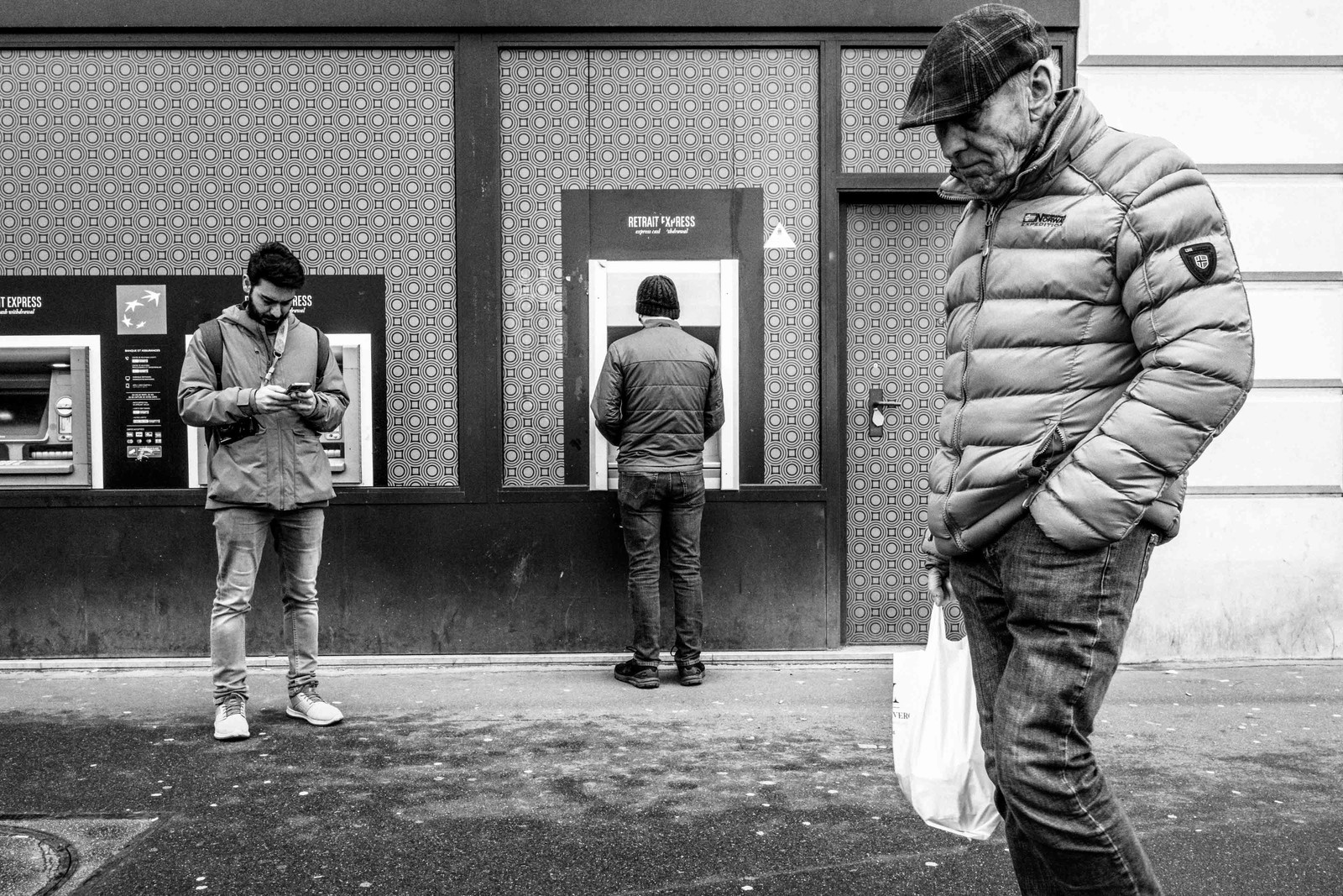 Des photographies en couleur, où les gens sont magnifiés par la lumière chaude du soleil