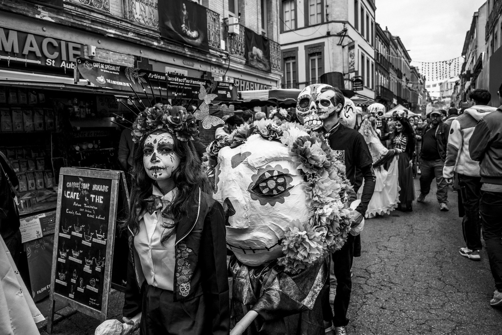 Des photographies en couleur, où les gens sont magnifiés par la lumière chaude du soleil