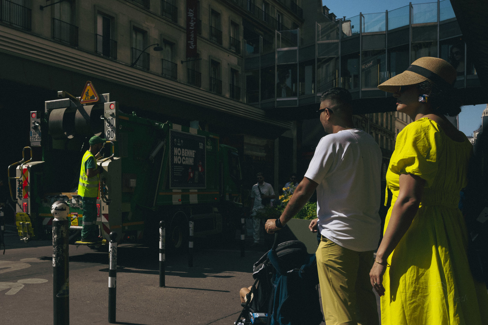 Des photographies en couleur, où les gens sont magnifiés par la lumière chaude du soleil