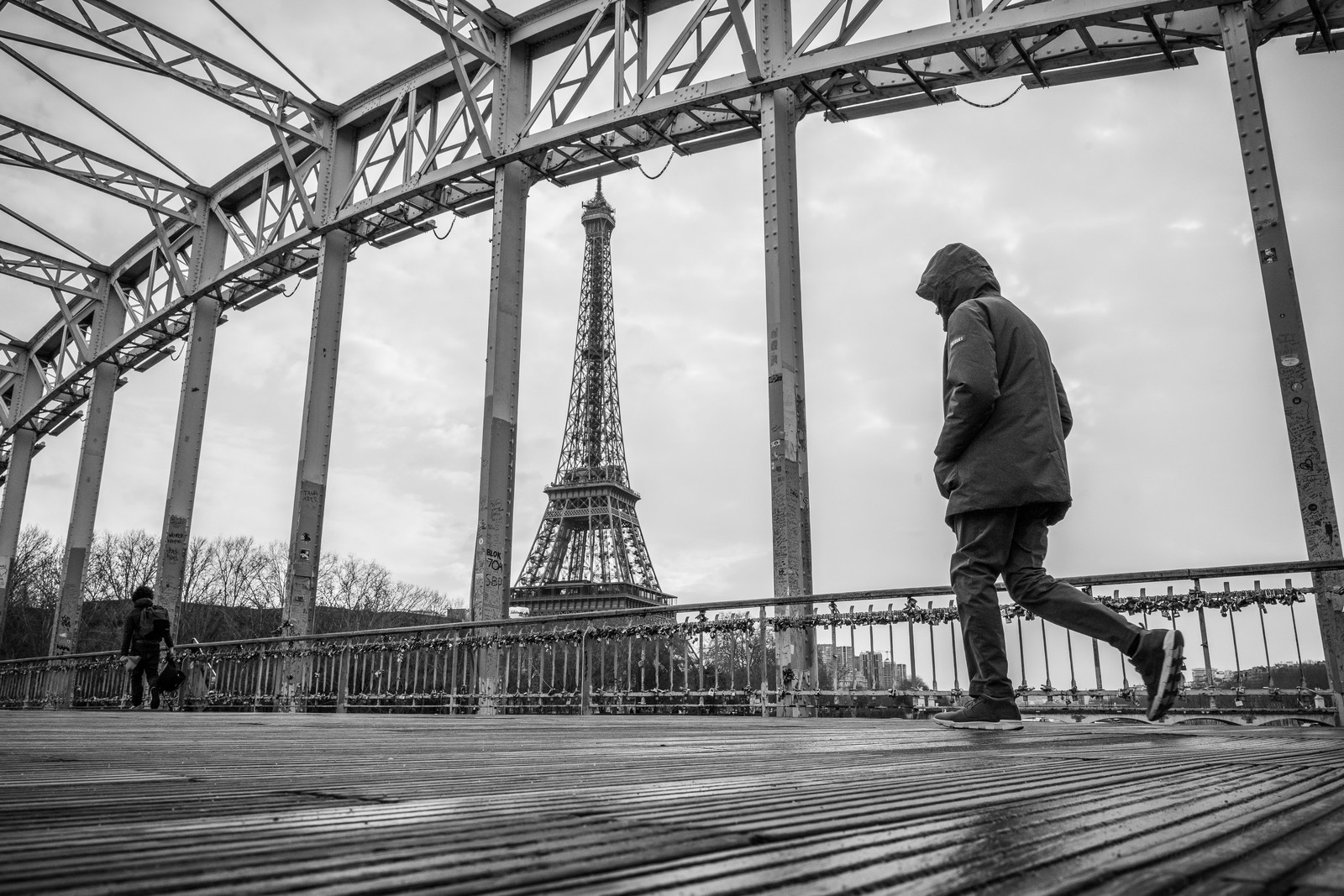 Des photographies en couleur, où les gens sont magnifiés par la lumière chaude du soleil