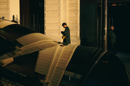Des photographies en couleur, où les gens sont magnifiés par la lumière chaude du soleil