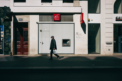 Des photographies en couleur, où les gens sont magnifiés par la lumière chaude du soleil