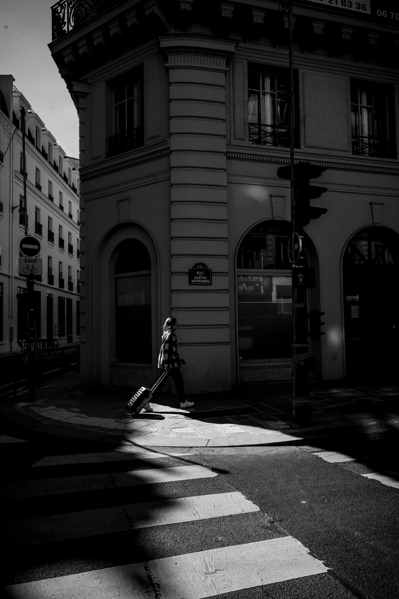 Des photographies en couleur, où les gens sont magnifiés par la lumière chaude du soleil