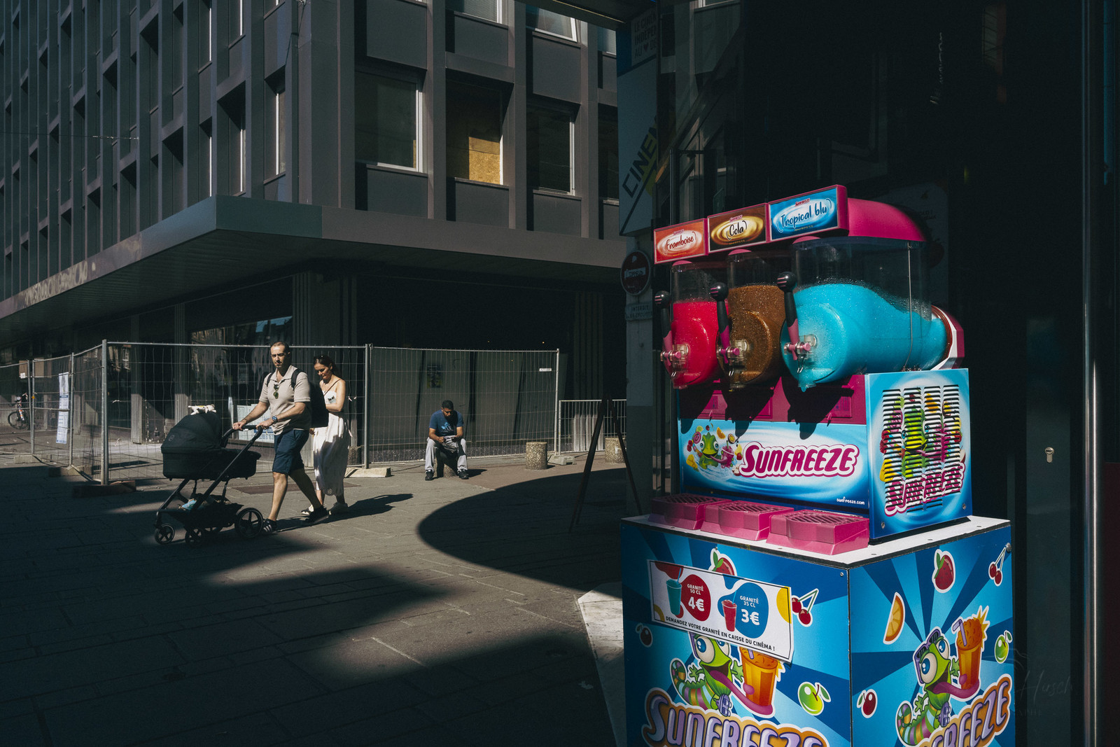 Des photographies en couleur, où les gens sont magnifiés par la lumière chaude du soleil