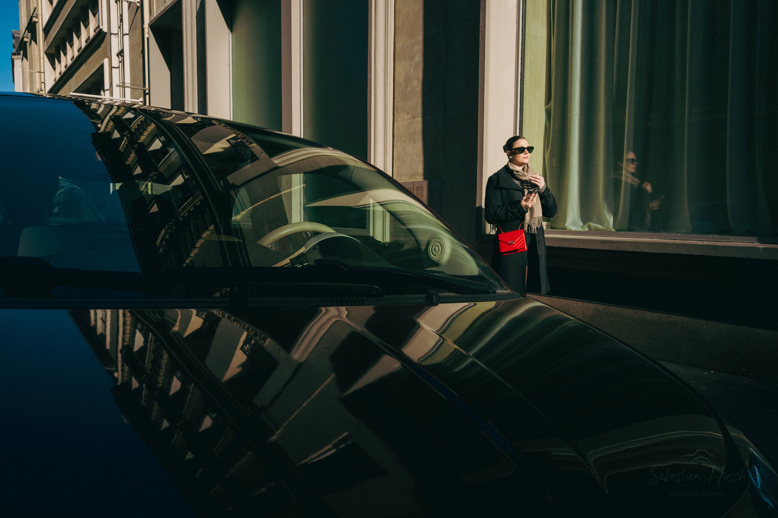 Des photographies en couleur, où les gens sont magnifiés par la lumière chaude du soleil