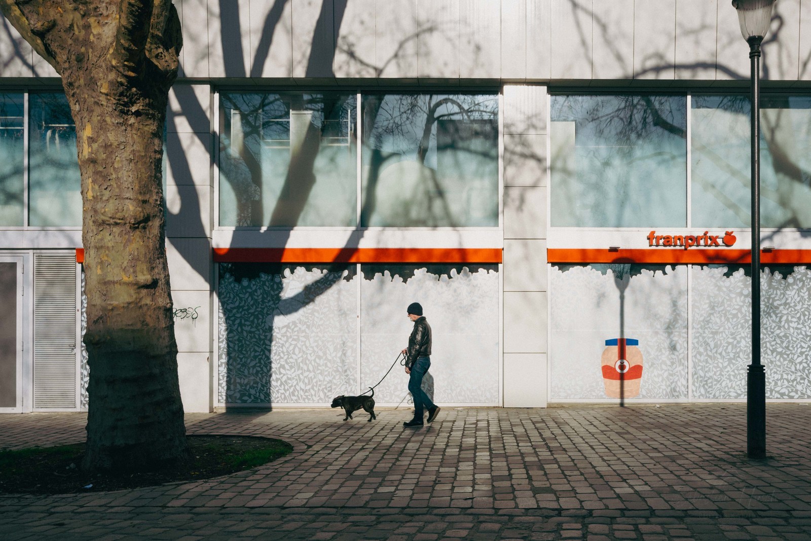 Des photographies en couleur, où les gens sont magnifiés par la lumière chaude du soleil
