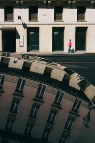 Des photographies en couleur, où les gens sont magnifiés par la lumière chaude du soleil
