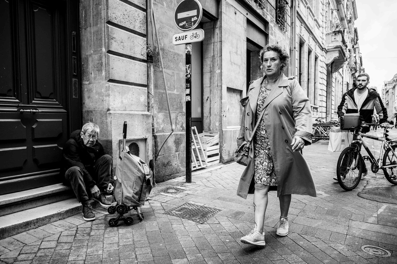 Des photographies en couleur, où les gens sont magnifiés par la lumière chaude du soleil